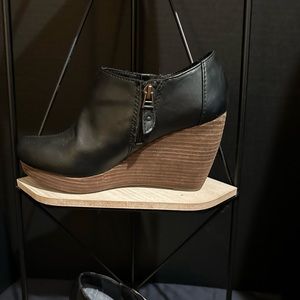 Wedge heels